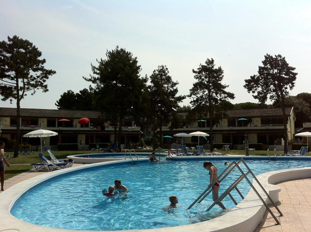Bibione Residence Apartments Bagian luar foto