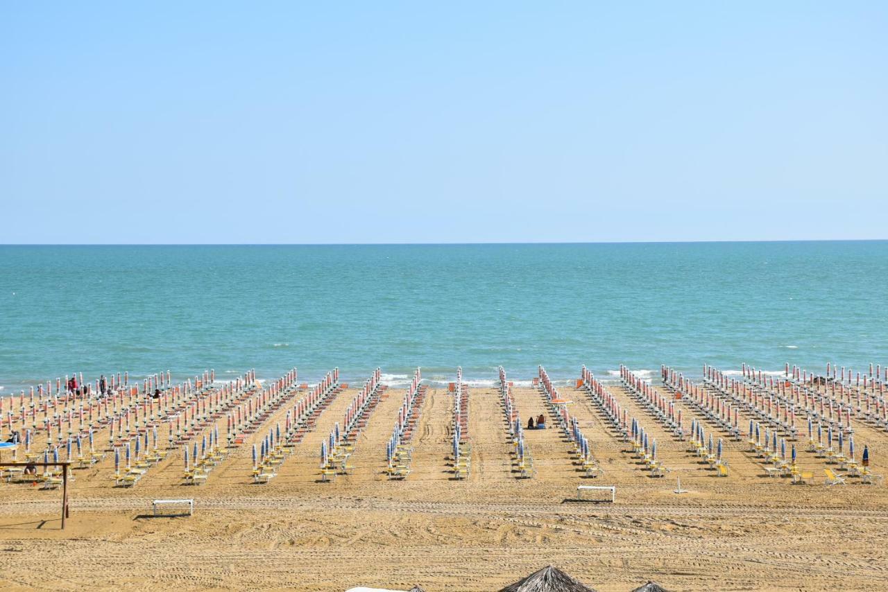 Bibione Residence Apartments Bagian luar foto